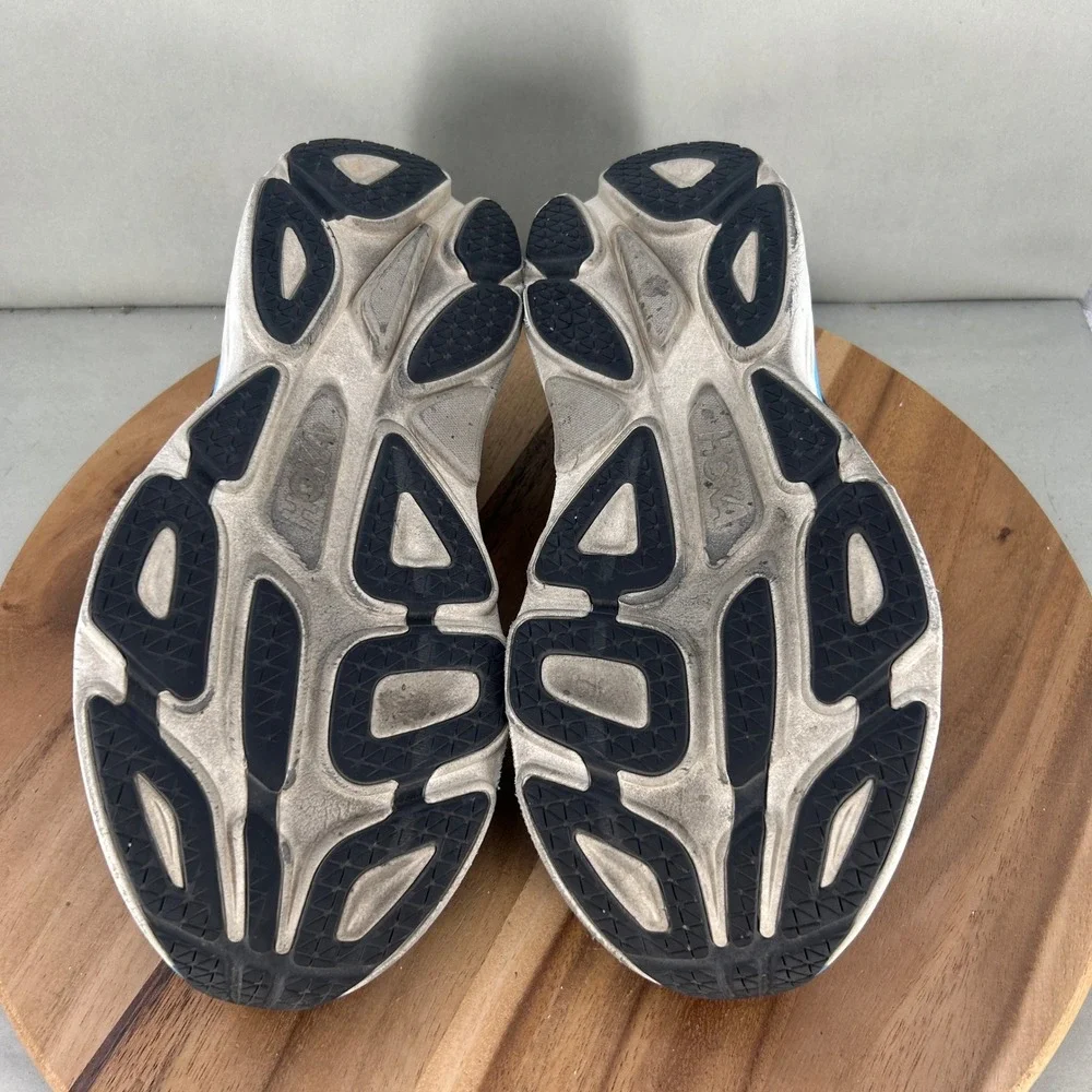 Hoka One One this well